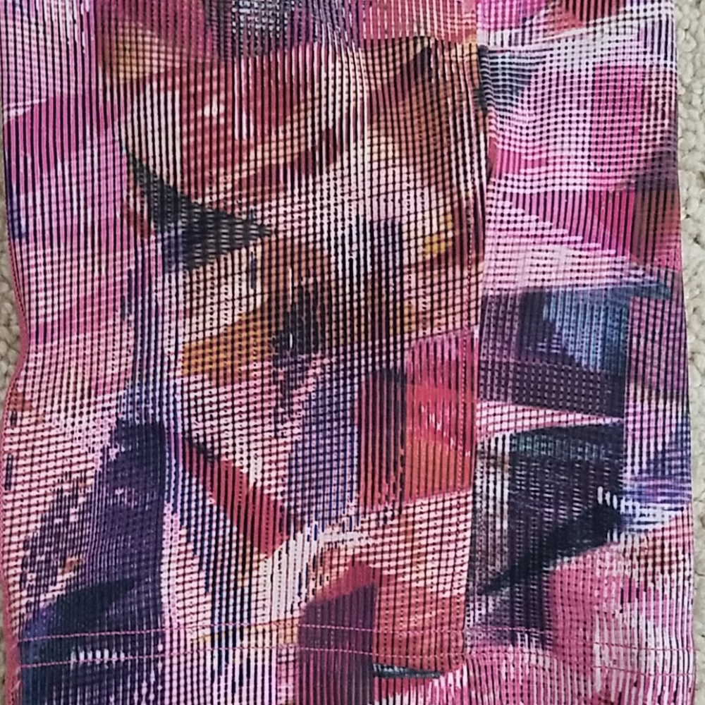 Lululemon shorts - Picture 4 of 7